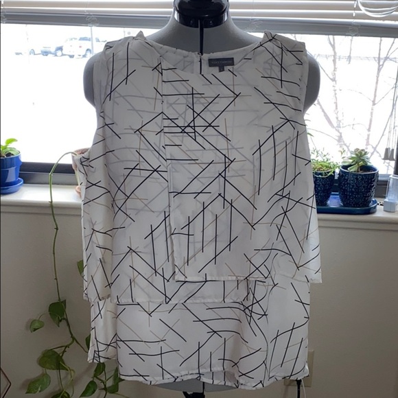 Vince Camuto Tiered Shell - Picture 3 of 7